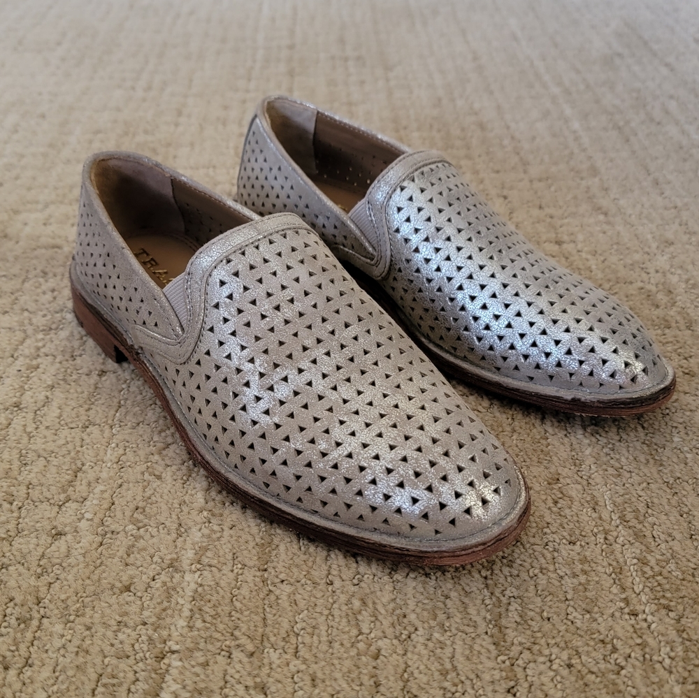 New Trask Women’s Ali Perforated Loafer in Taupe Suede, Size 6.5